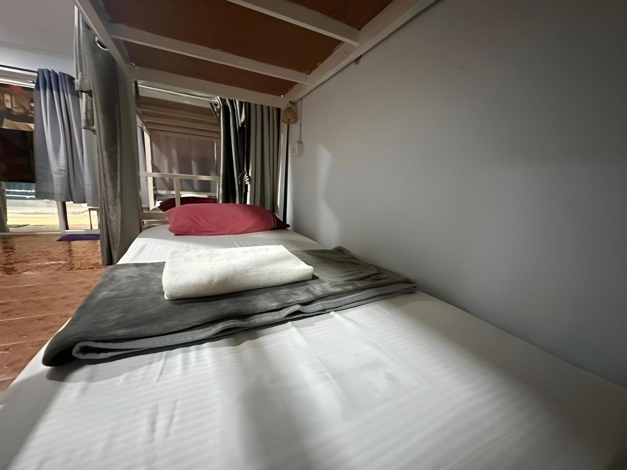 Hangover Hostel Koh Phi Phi Ngoại thất bức ảnh